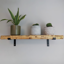 Lade das Bild in den Galerie-Viewer, Wandregal Altholz mit Regalhalterung