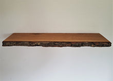 Lade das Bild in den Galerie-Viewer, Wandboard Eiche mit Rinde

